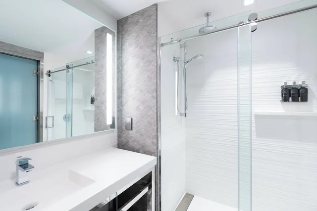 جناح بسرير كينج مع أريكة، Ac Hotel By Marriott Portsmouth Downtown/Waterfront 10/10