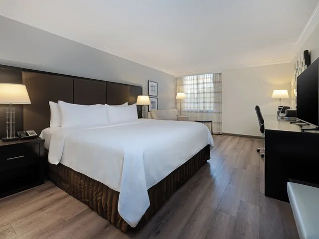 غرفة كلوب بريميوم بسرير كينج، Crowne Plaza Suffern - Mahwah 2/5