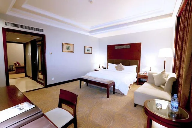 جناح تنفيذي بسرير كوين، Royal Marina Plaza 2/6