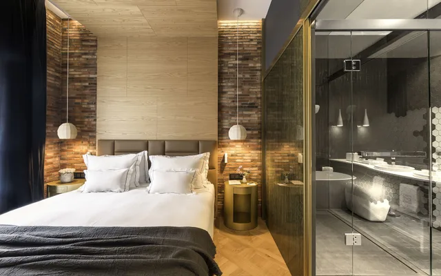 جناح جونيور بسرير كينج بشرفة، Monument Hotel 5/6