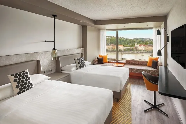 غرفة ديلوكس بسريرين منفصلين بإطلالة، Budapest Marriott Hotel 1/6