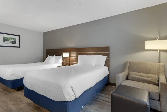 غرفة قياسية بسريرين مزدوجين يُسمح فيها بالحيوانات الأليفة، Best Western Hunt's Landing Hotel Matamoras/Milford 6/10
