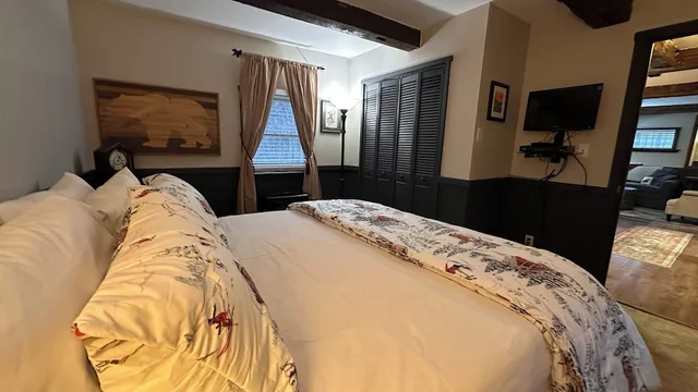 جناح حصري بسرير كينج وسرير كوين بإطلالة على النهر بشرفة مع أريكة، Phineas Swann Bed Breakfast 2/10