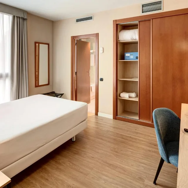 غرفة بسرير مزدوج، Sercotel Cornella Barcelona (ex. Nh Cornella) 5/10
