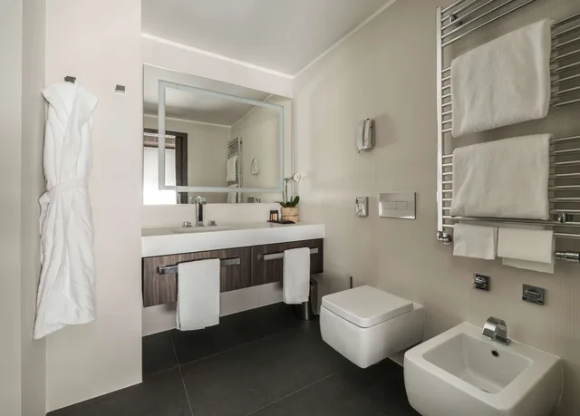 جناح بريميوم بسرير كينج، Hyatt Centric Milan Centrale 4/10