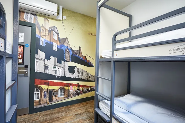 سكن مشترك مختلط بأربعة أسرّة وأسرّة بطابقين بحمام مشترك، St Christopher S Inn Hostels 6/10