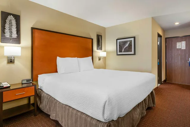 غرفة بسرير كينج لذوي الإعاقة، Best Western Cascade Inn & Suites 1/4
