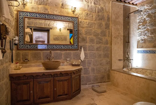 Palace, 1 Queen and 3 Single Beds، Kayakapi Premium Caves Cappadocia 2/2