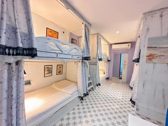 سكن مشترك بستة أسرّة للنساء، The Luna Hostel 1/6