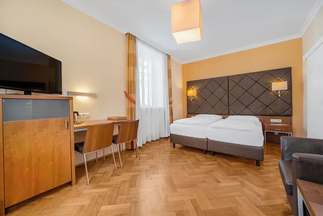جناح بسرير مزدوج بغرفتي نوم مع أريكة، Villa Ceconi By Das Grune Hotel Zur Post - 100 Bio 5/10