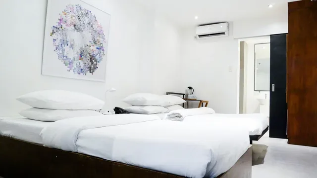 غرفة ثلاثية، Hotel Durban 2/9