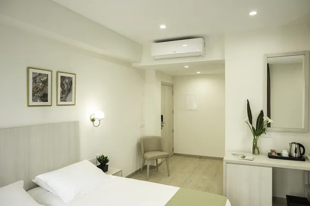 غرفة قياسية بسرير كوين لذوي الإعاقة، Roseum Boutique Hotel 3/9