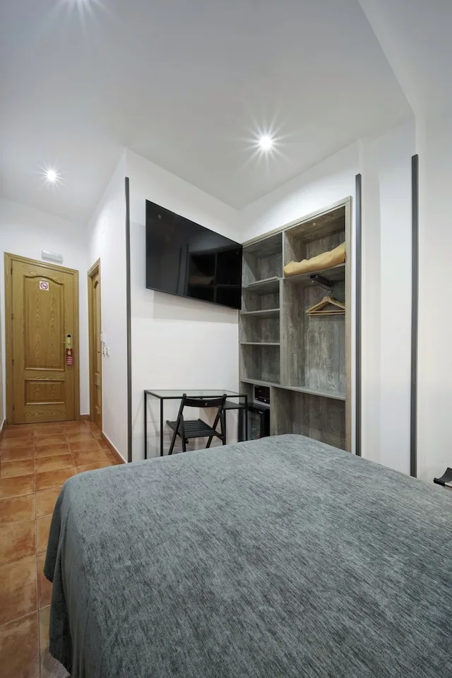 غرفة داخلية كومفورت بسرير مزدوج بحمام خاص، Hostal Las Fuentes 4/6