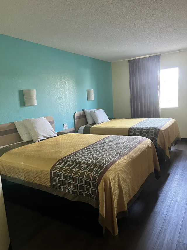 غرفة بسريرين كوين، Howard Johnson by Wyndham Clarksville Tennessee 4/8