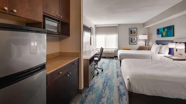 غرفة قياسية بسريرين كوين، Best Western Plus Augusta North Inn & Suites 3/4