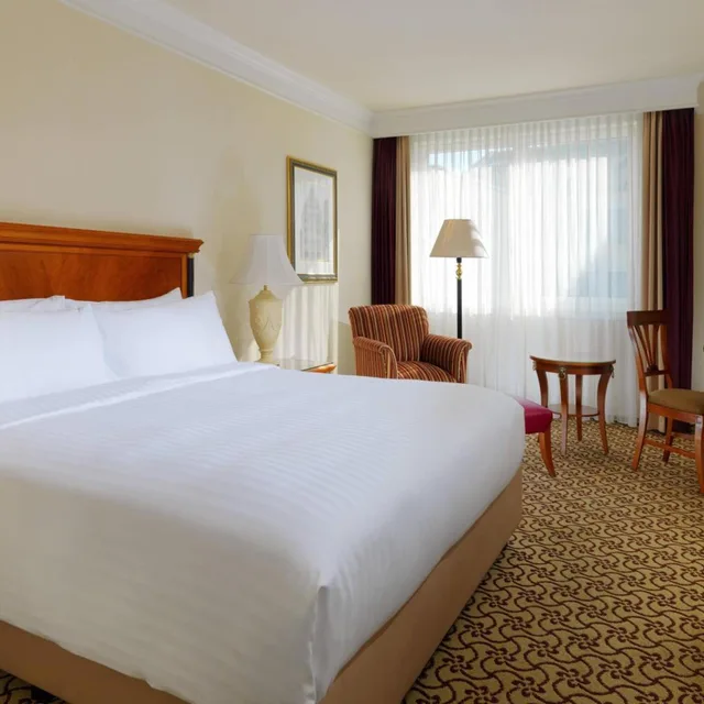 غرفة تنفيذية بسرير مزدوج مع دخول الصالة، Leipzig Marriott Hotel 2/6