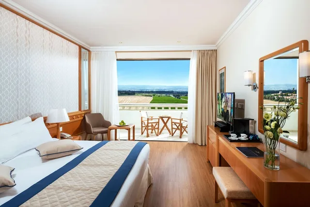 Classic, Double Bed, Land View، Constantinou Bros Athena Beach Hotel 3/7