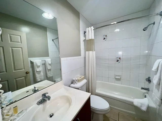 Efficiency, Queen Bed, Smoking، Travelodge Suites By Wyndham Lake Okeechobee 4/4