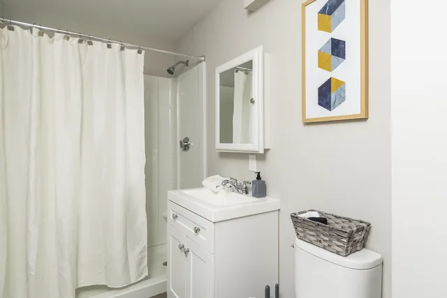 1 Bedroom, Apartment, Queen Bed, Sofa, The Beverly 3/3