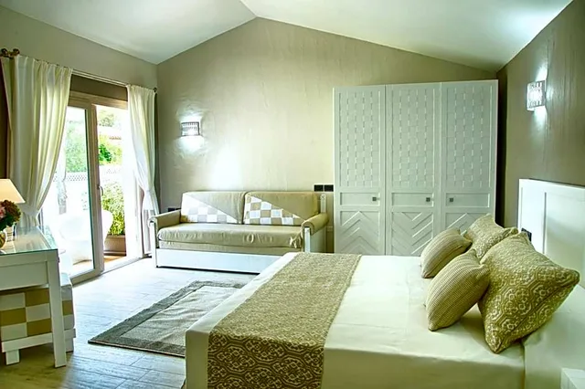 جناح، Eliantos Hotel 1/1