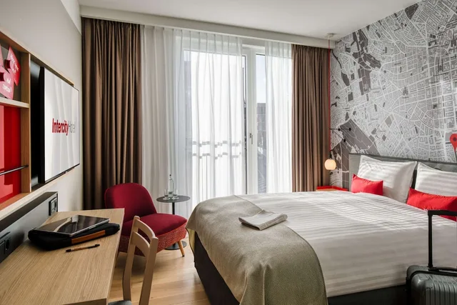 غرفة بزنس بسرير كوين، IntercityHotel Wiesbaden 6/10
