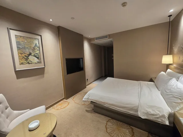 غرفة ديلوكس بسرير كينج وسرير كوين، BYLAND STAR HOTEL 4/10