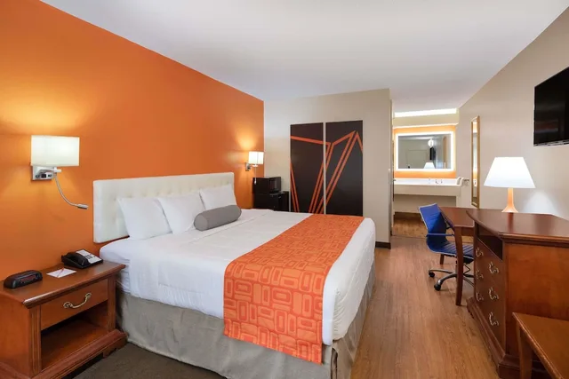 غرفة بسرير كينج لذوي الإعاقة، Howard Johnson by Wyndham Savannah GA 7/10