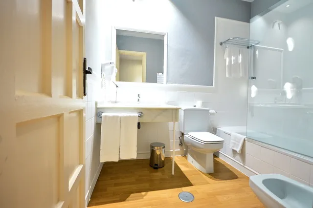 جناح جونيور بسرير كوين مع أريكة، Hotel Oromana 5/5