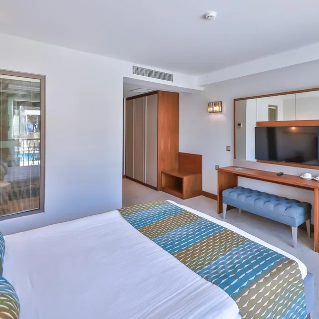 غرفة بسرير مزدوج بإطلالة على المسبح، Molino Hotel 8/10