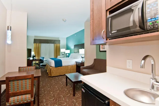 جناح بغرفة نوم واحدة لذوي الإعاقة، Holiday Inn Express Suites San Antonio Se By At T Center 1/2