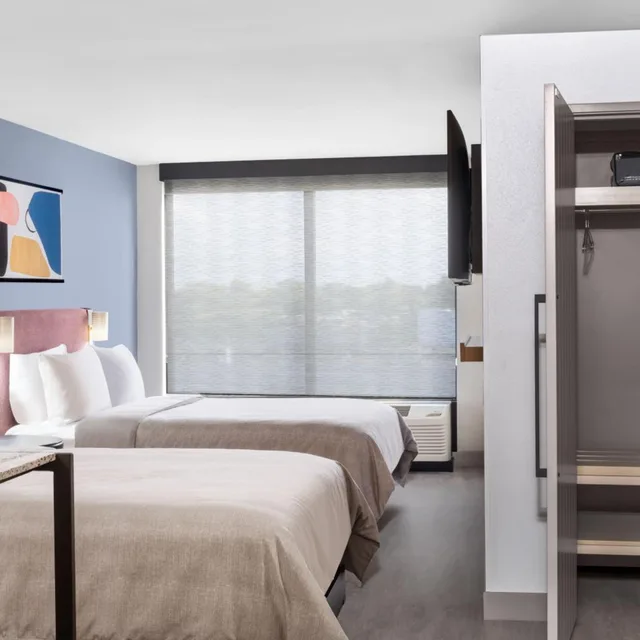 غرفة تنفيذية بسريرين كوين، Atwell Suites Austin Airport, an IHG Hotel 1/9