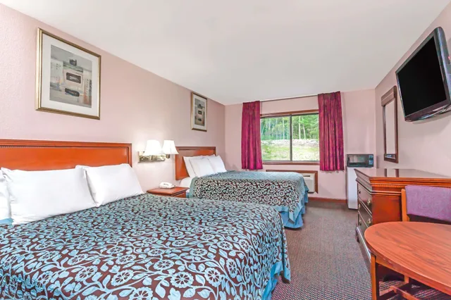 غرفة بسريرين مزدوجين، Days Inn by Wyndham Wurtsboro 3/5