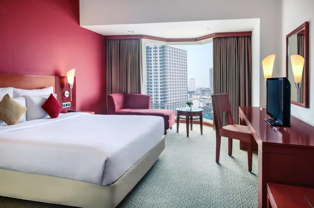غرفة سوبيريور بسرير كوين، Mercure Jakarta Kota 2/3