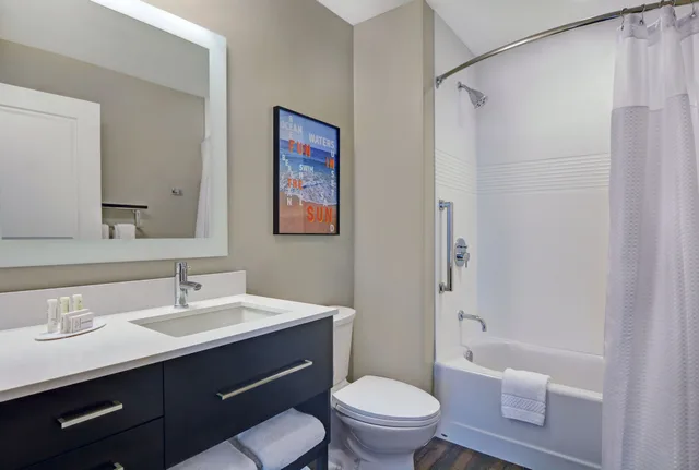 جناح بسرير كوين بغرفة نوم واحدة مع أريكة، Hotel Towneplace Suites By Marriott Sarasota Bradenton West 6/10