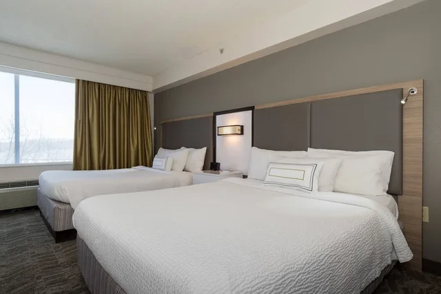 جناح بسريرين كوين مع سرير سحّاب إضافي لذوي الإعاقة، SpringHill Suites by Marriott Charlotte Concord Mills Spdwy 1/2