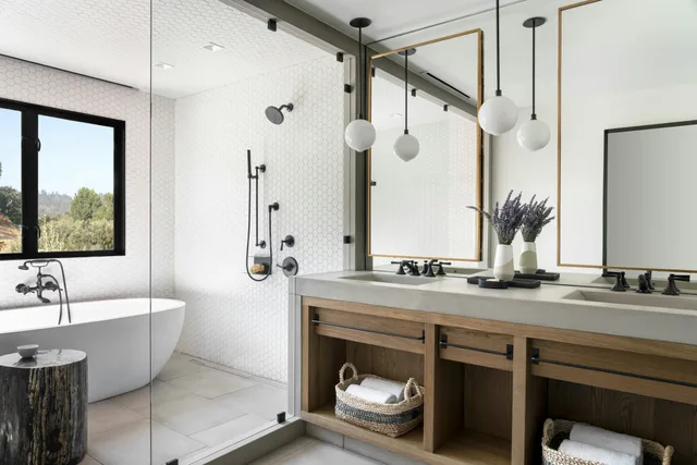 Vineyard, 2 Double Beds, Accessible، Four Seasons Resort and Residences Napa Valley 2/2