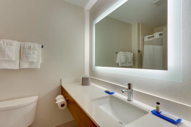 غرفة بسرير كوين لذوي الإعاقة، Holiday Inn Express Cincinnati North - Monroe 3/5