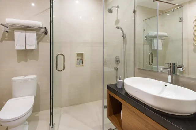 Premier, Double Bed, Pool View, ADHI JAYA HOTEL 3/4