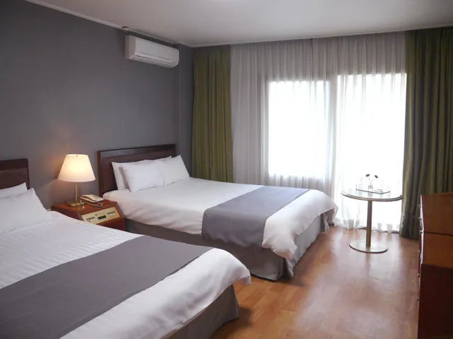 غرفة قياسية رباعية، Pearl Hotel Jeju 5/9
