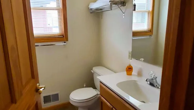 2 Bedrooms, Luxury, House, 3 Queen Beds, Kitchen، Jasper Ridge Inn Ishpeming 6/10