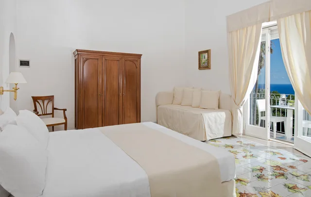غرفة بسرير مزدوج أو سريرين منفصلين بإطلالة على البحر، Hotel Syrene Capri 6/8