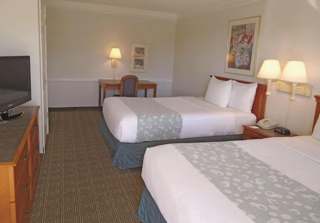غرفة، La Quinta Inn by Wyndham Albuquerque Northeast 3/3