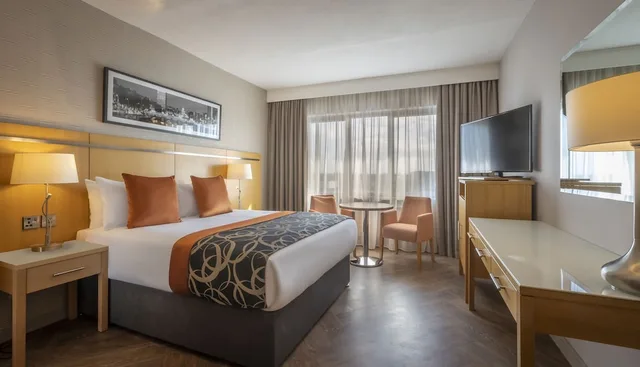 استوديو ديلوكس بسرير كينج، Clayton Hotel Liffey Valley 1/5