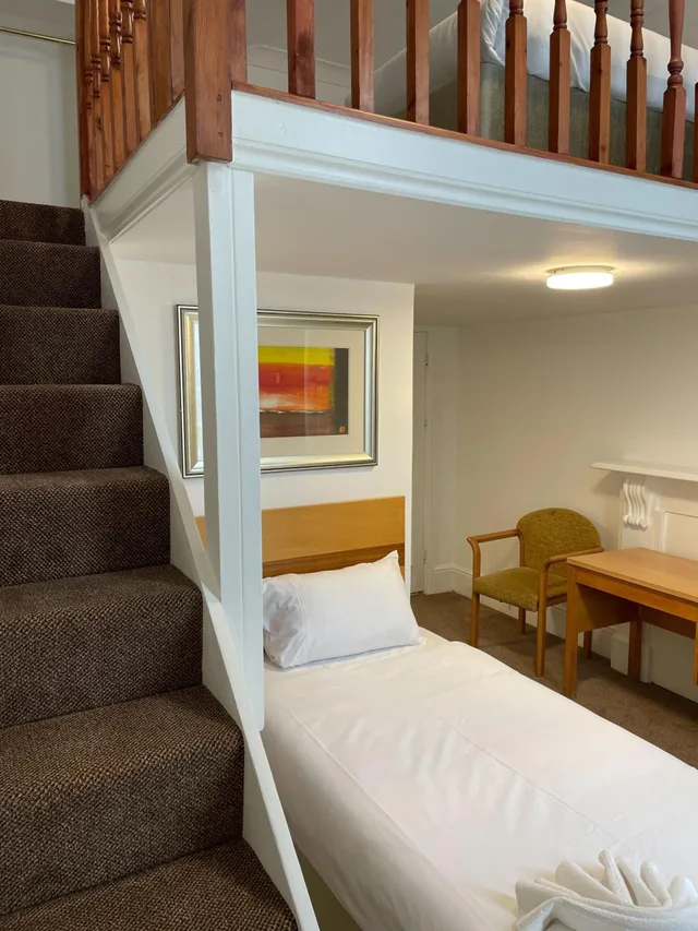 دوبلكس، Pembridge Palace Hotel 3/8