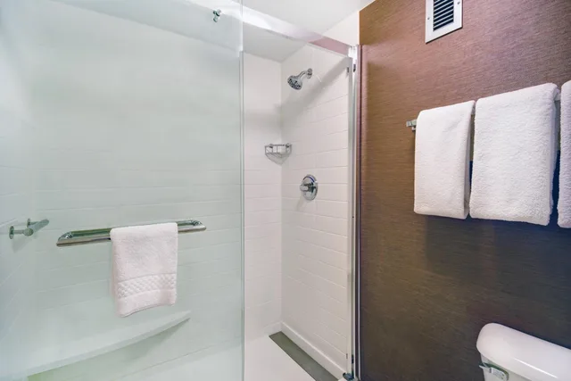 Room, King Bed, Bathtub, Accessible, Fairfield Inn & Suites by Marriott Atlanta Vinings/Galleria 5/8