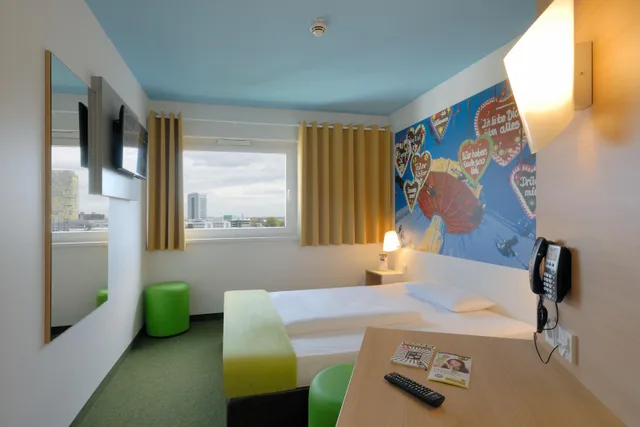 غرفة قياسية بسرير مزدوج، B&B Hotel Muenchen City-West 1/1