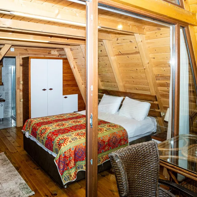 بنغل، KACKAR RESORT HOTEL 2/7