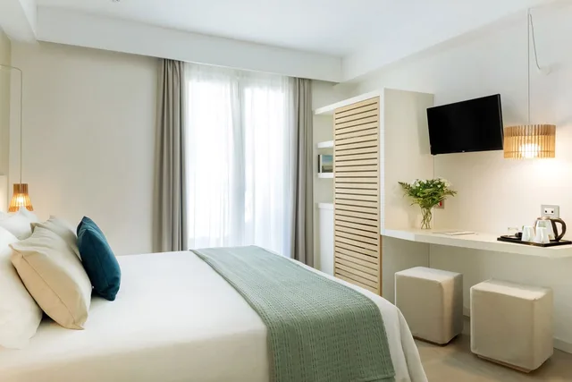 Superior, Double Bed, Lateral Side Sea View, Albatros Beach Hotel 4/10