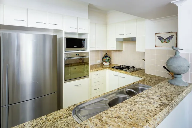شقة بسرير كوين وسريرين منفصلين بغرفتي نوم، Crest Apartments 9/10