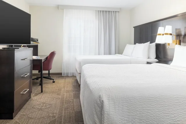 1 Bedroom, Suite, 2 Queen Beds, Sofa, Kitchen, Staybridge Suites Phoenix - Chandler 5/10